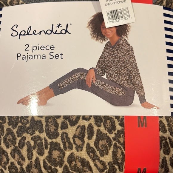 (NWT) Splendid Gray Cheetah leopard Print Ladies' 2-piece Pajama Set, Medium - Picture 10 of 10